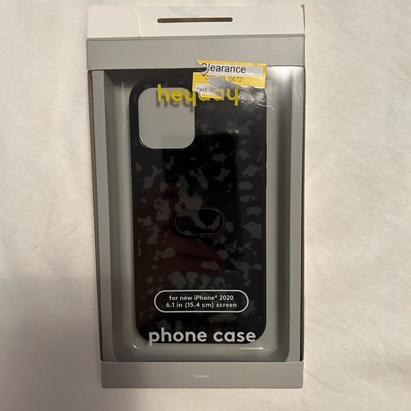 iPhone 12 case - Picture 1 of 2